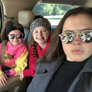 Meet your Posher, Abby